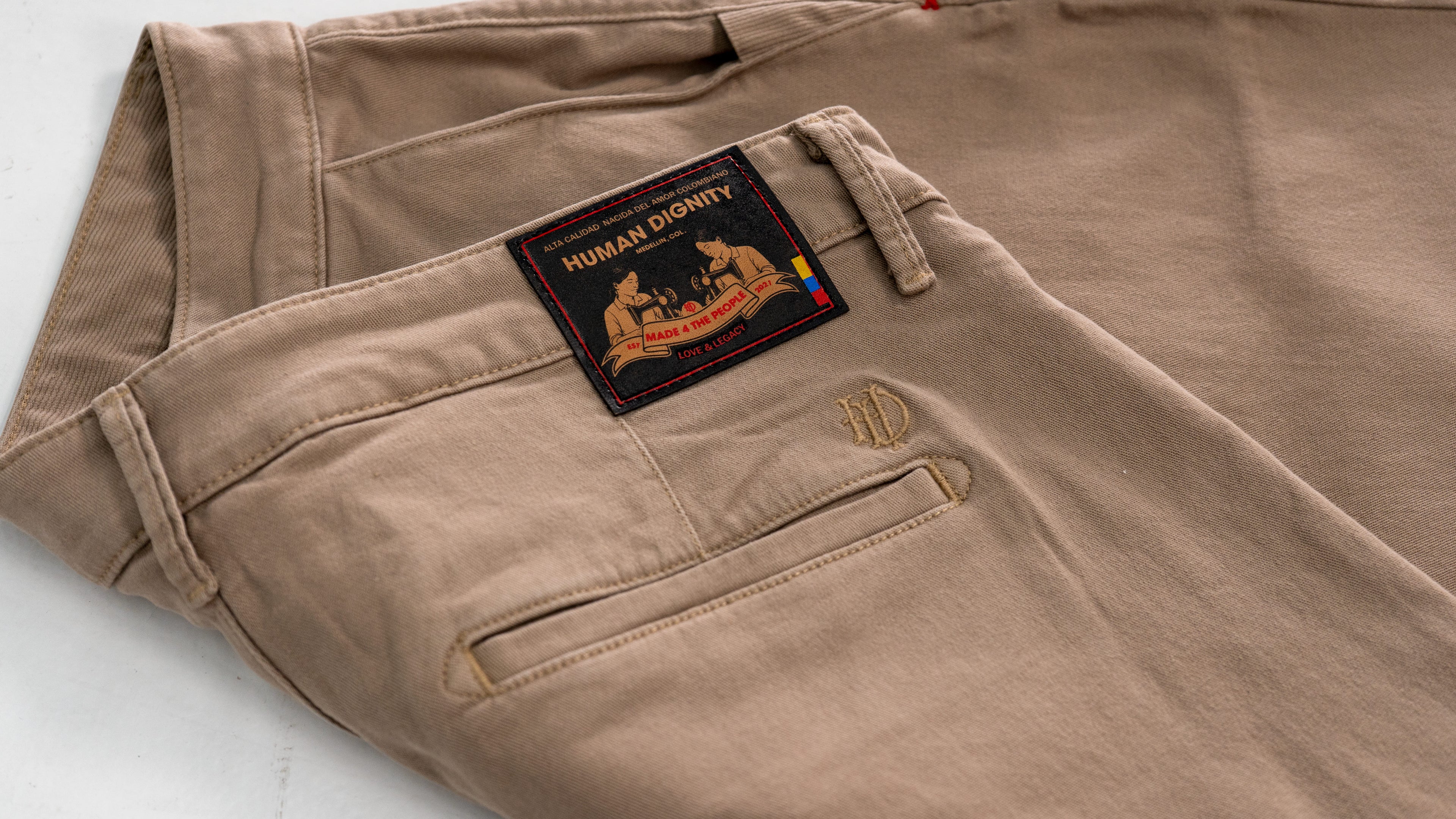 Pantalón Clásico Caqui