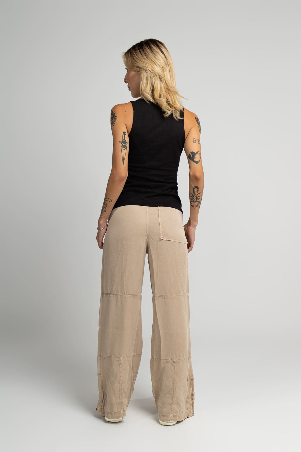 Pantalón Fluido Cierres Camel