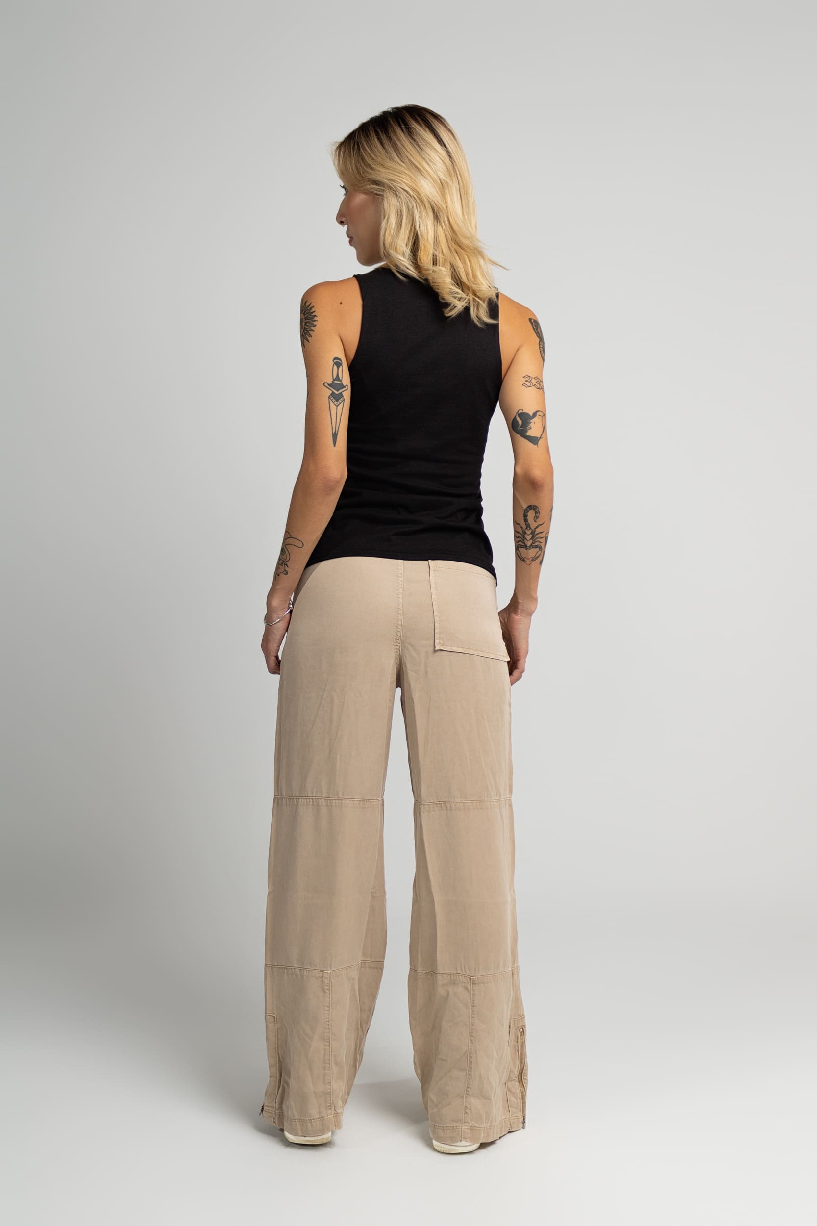 Pantalón Fluido Cierres Camel