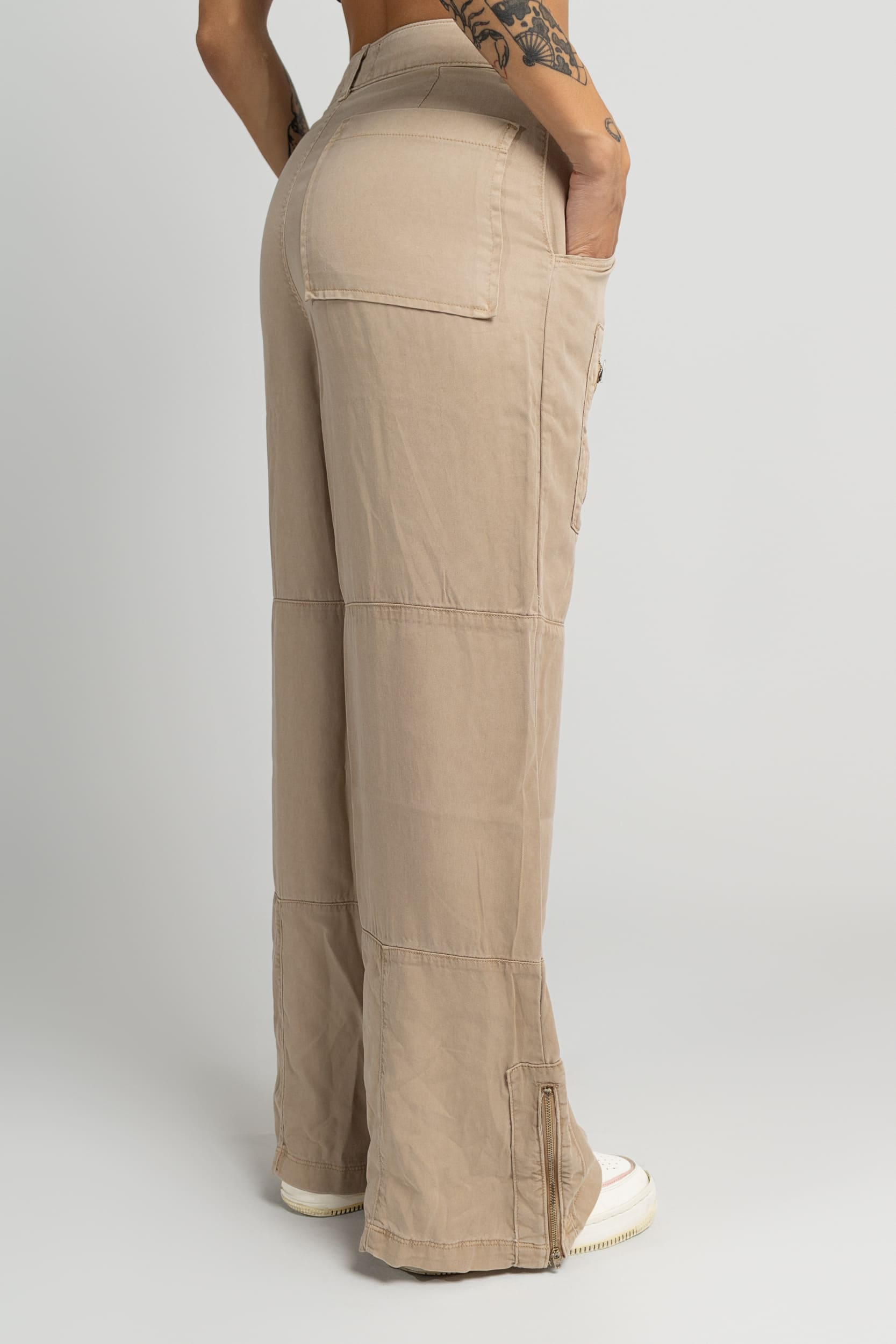 Pantalón Fluido Cierres Camel